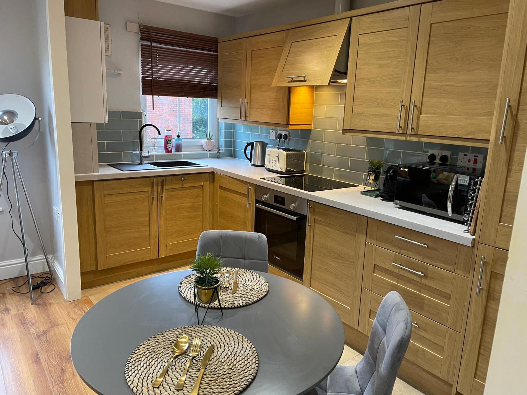 2 Bedroom Apartment Chiswick Park Tube Station London Exterior foto
